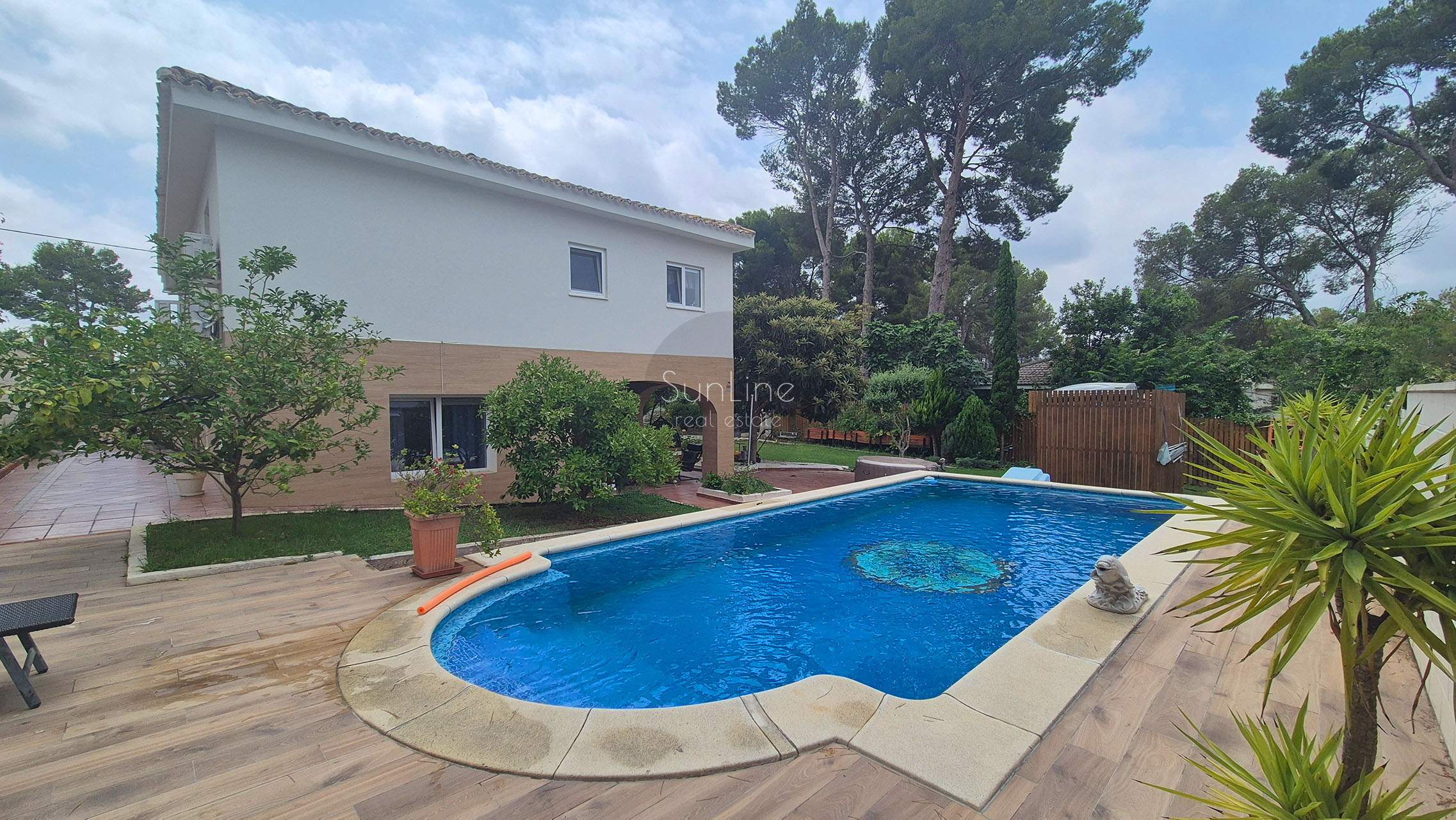 Прекрасный дом в Валенсии