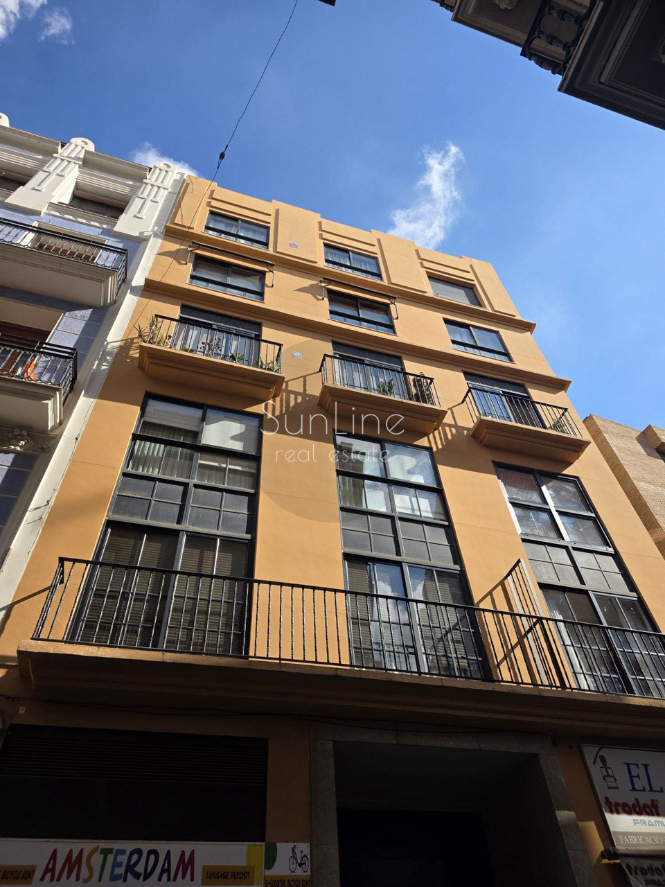 Прекрасно освещенная квартира в Валенсии