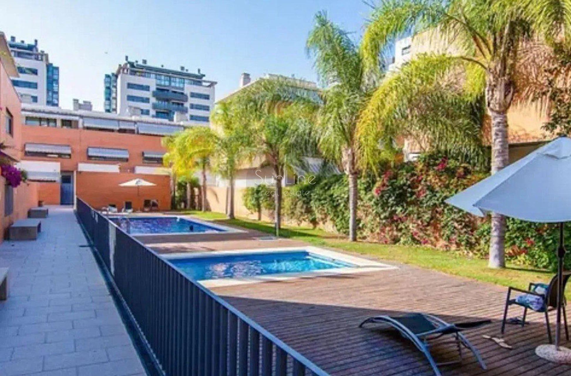 Таунхаус с бассейном