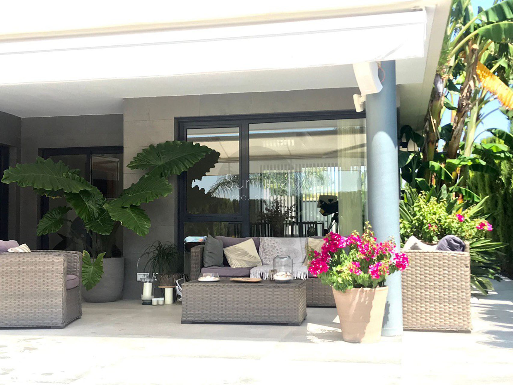 Двухэтажный дом в Валенсии