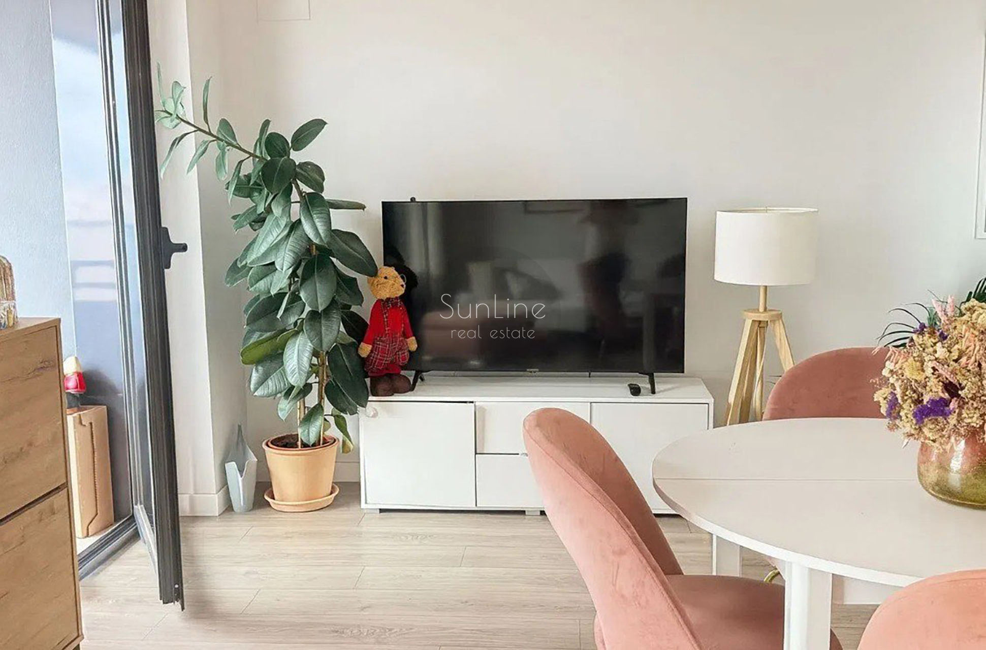 Современная квартира на высоком этаже