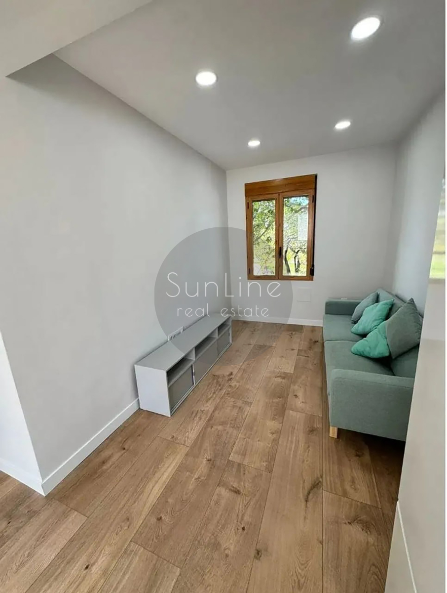 Сдается светлая квартира с двумя спальнями в хорошем районе Валенсии