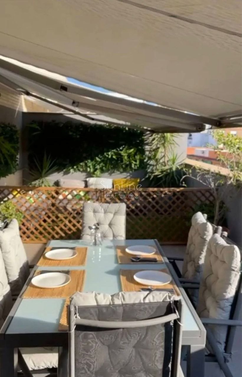 Современный пентхаус с большой террасой