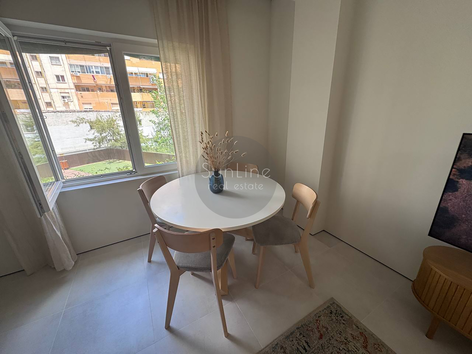 Rental of stylish premium-level housing in the heart of Valencia. A true aesthetic paradise