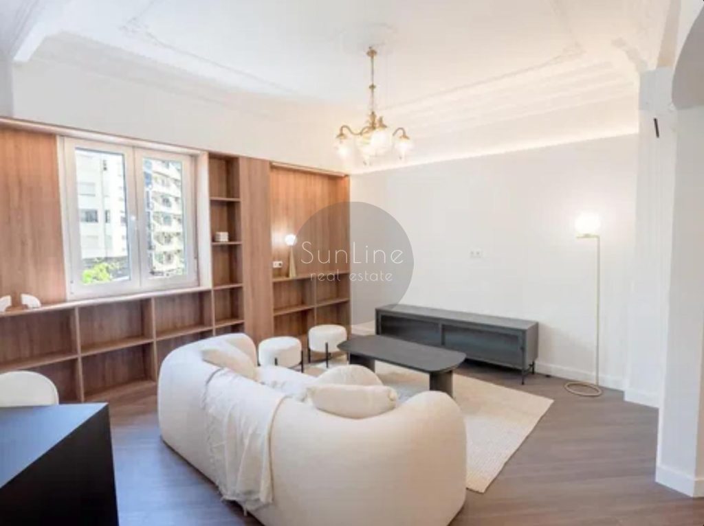 For Sale: 100 m² of impeccable style after full renovation