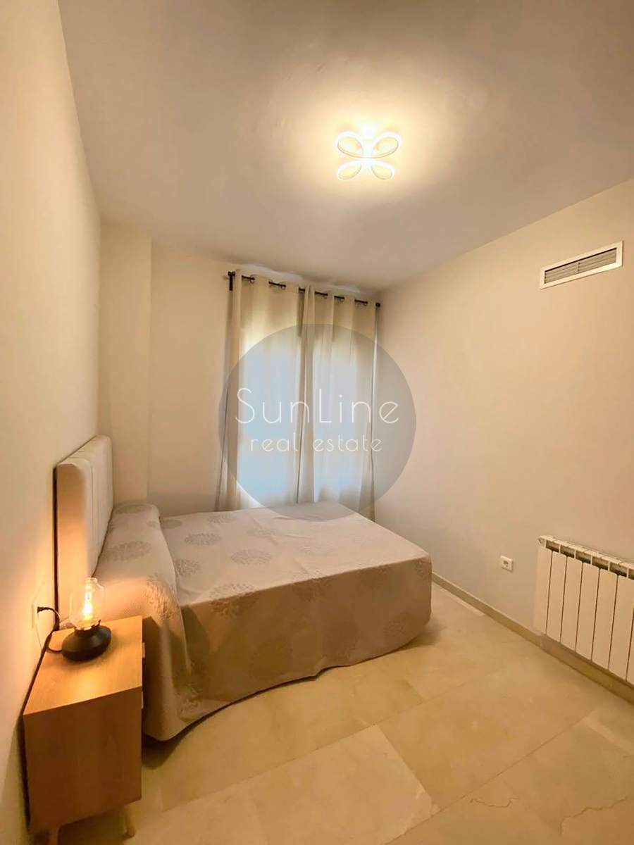 Apartment for rent 124 m² with pool, large terrace and garage in Trinitat