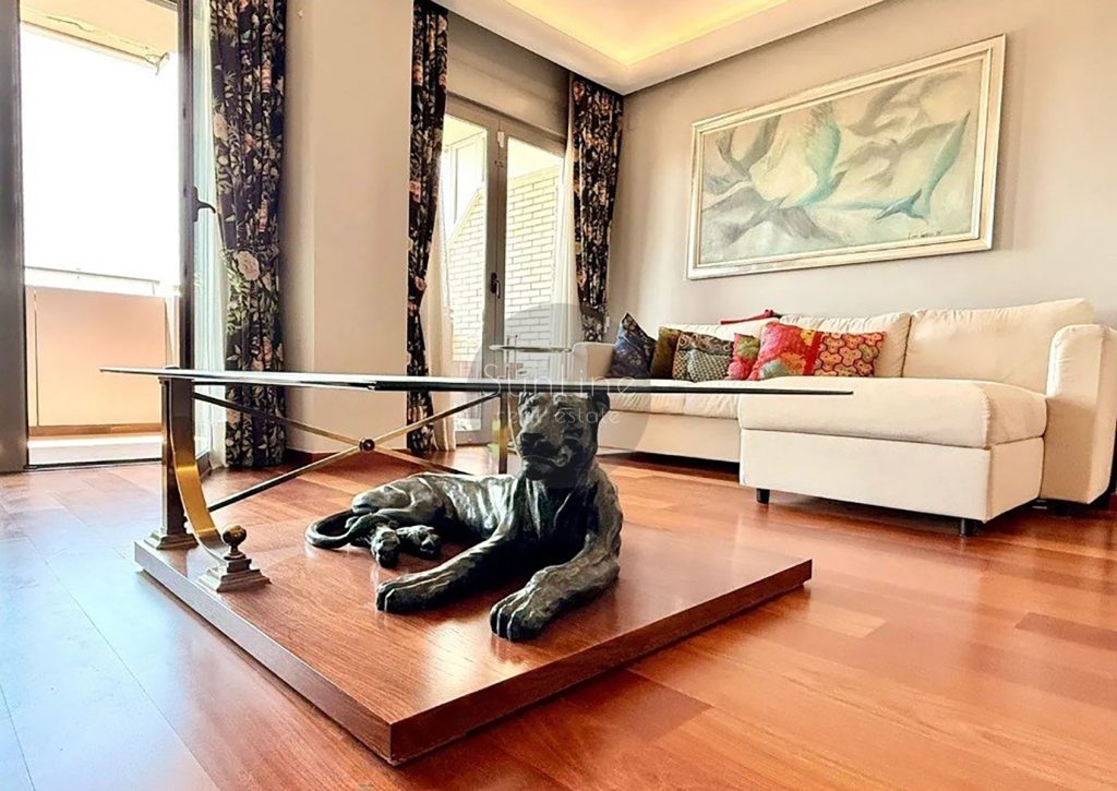 Rent of an exclusive 167 m² apartment with a 100 m² panoramic terrace on the 24th floor
