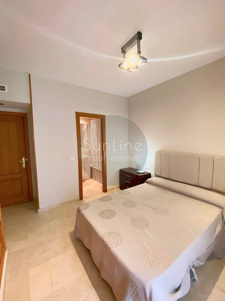 Apartment for rent 124 m² with pool, large terrace and garage in Trinitat