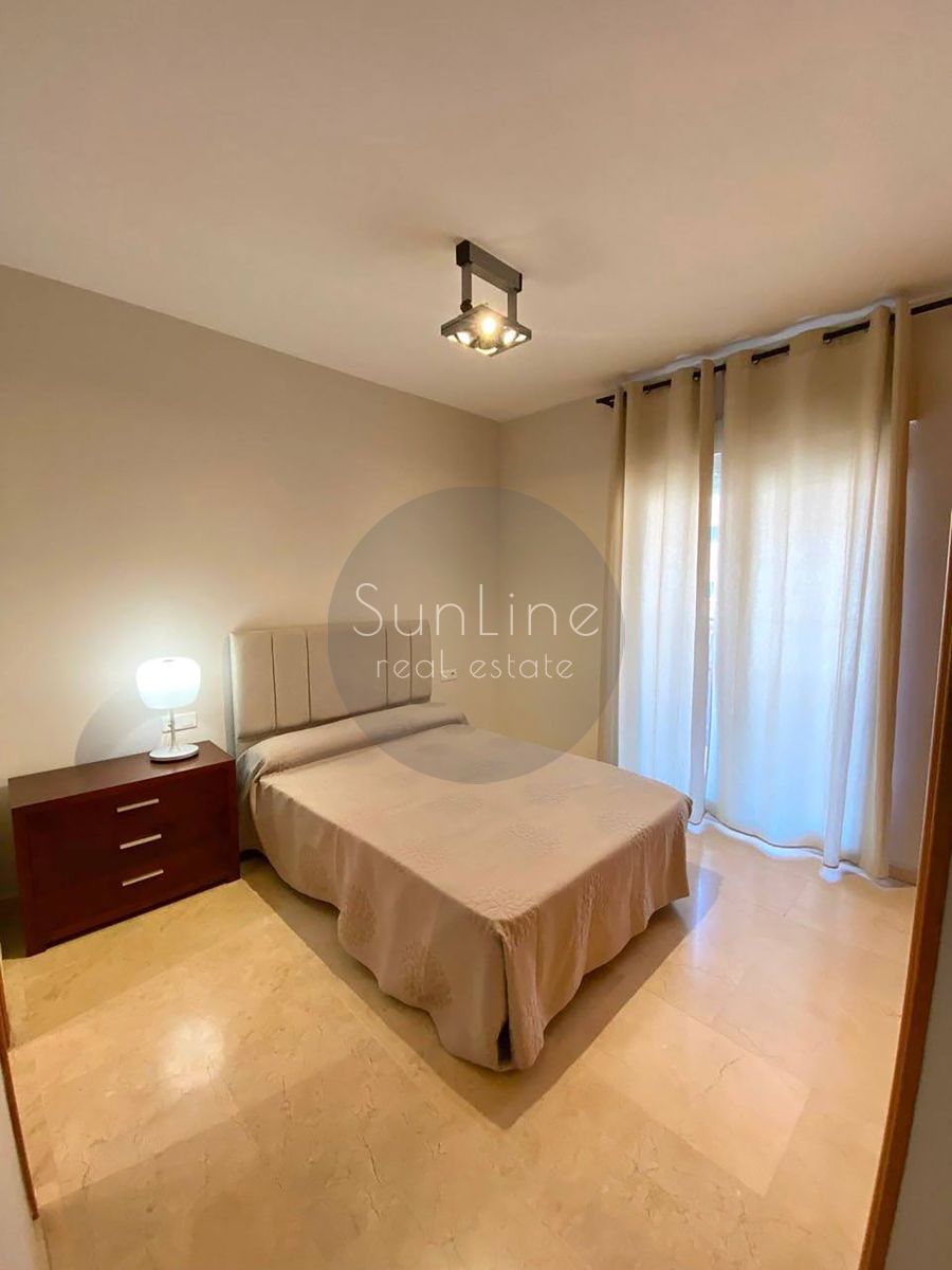 Apartment for rent 124 m² with pool, large terrace and garage in Trinitat
