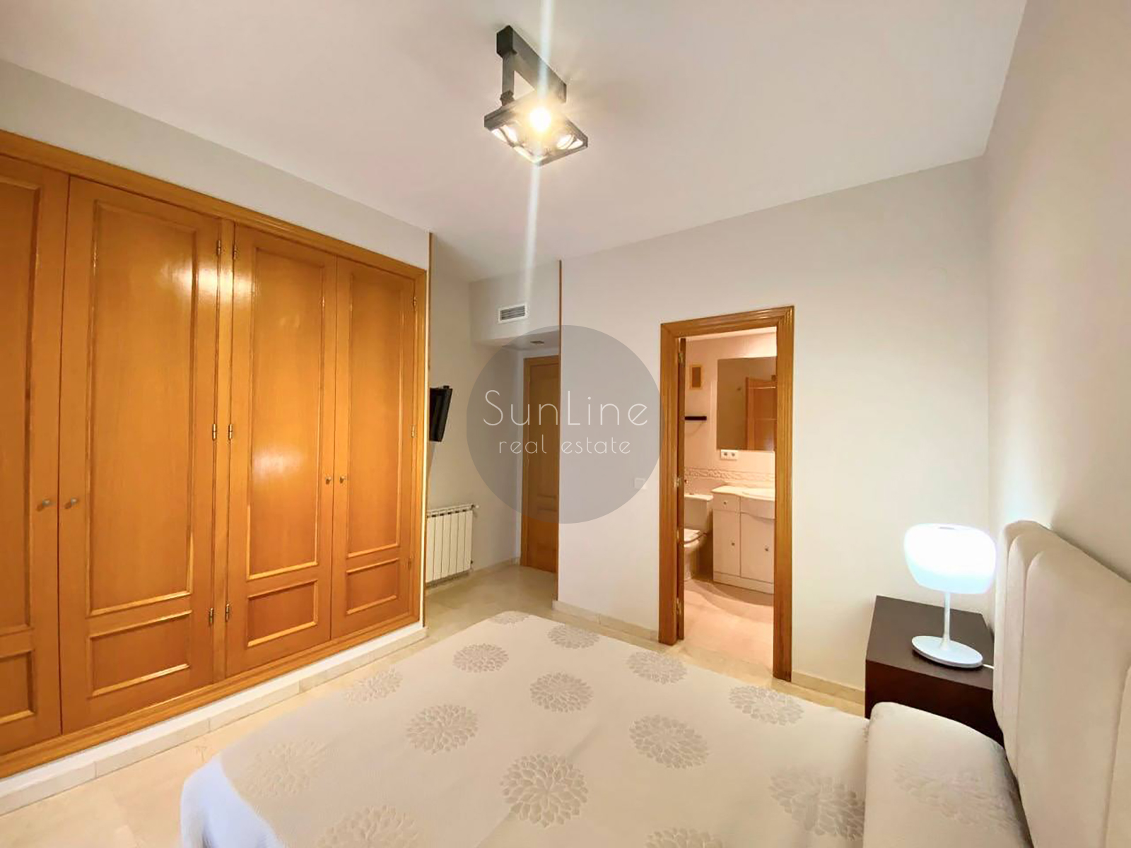Apartment for rent 124 m² with pool, large terrace and garage in Trinitat