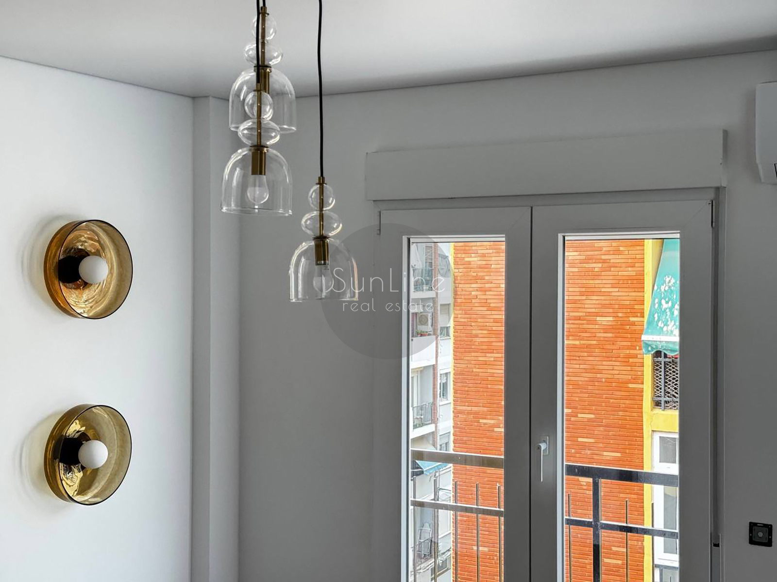 Apartment for sale near the sea with excellent repair and two balconies 350 meters from the subway