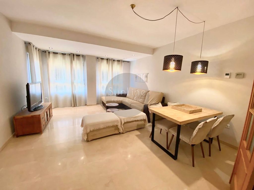 Apartment for rent 124 m² with pool, large terrace and garage in Trinitat