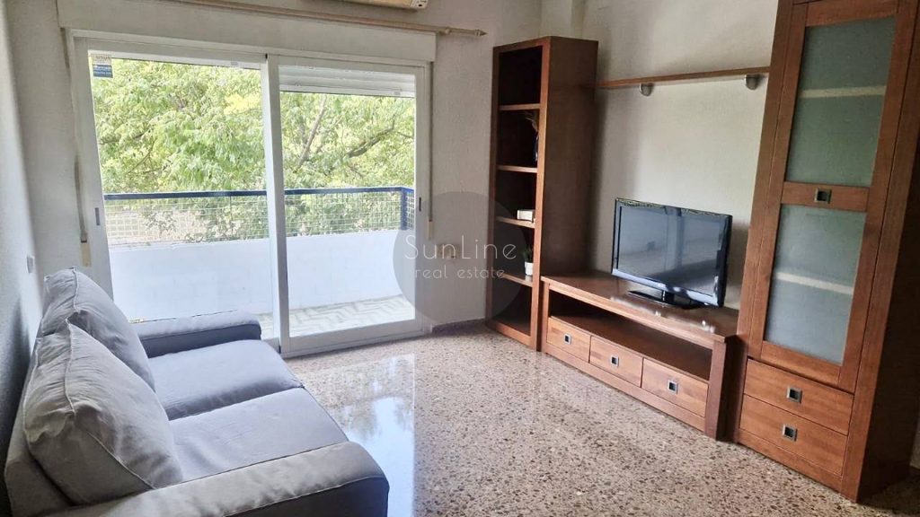 Оренда квартири 110 м² з чотирма спальнями, терасою та балконом у Safranar