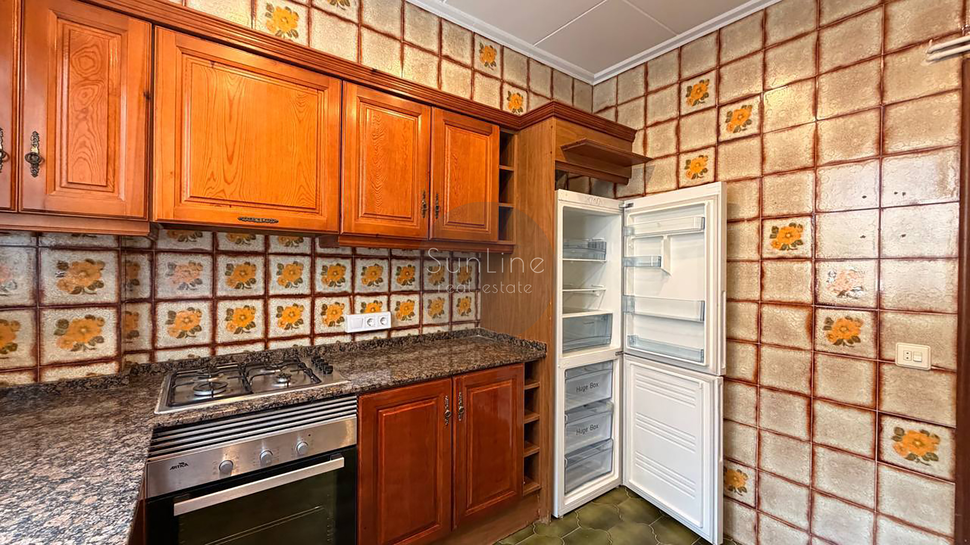 Rent of a spacious apartment 135 m² with 4 bedrooms after renovation in the center of Valencia