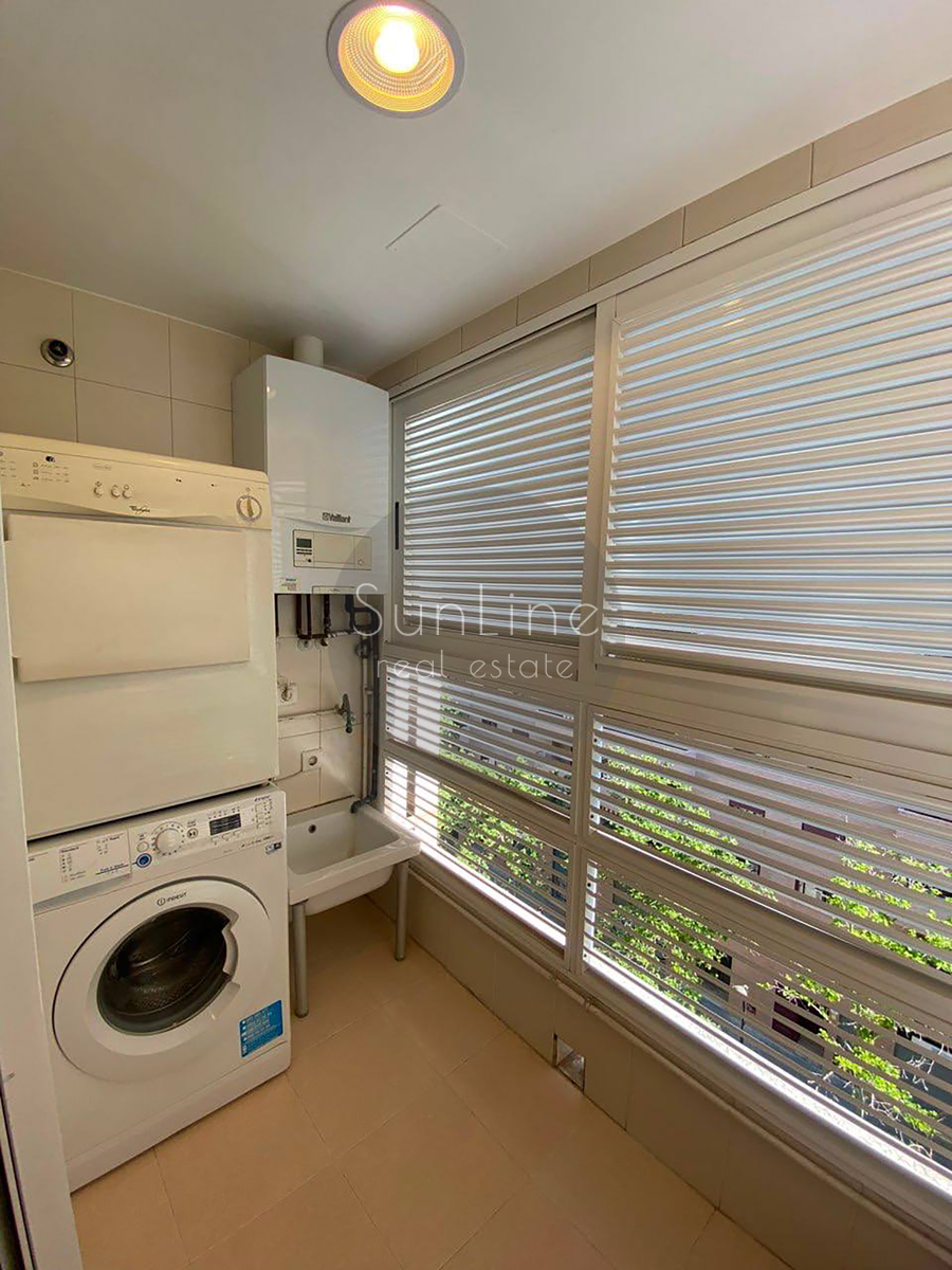 Apartment for rent 124 m² with pool, large terrace and garage in Trinitat