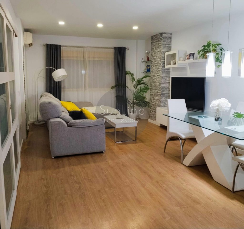 Modern large family apartment with 4 bedrooms near Turia Gardens