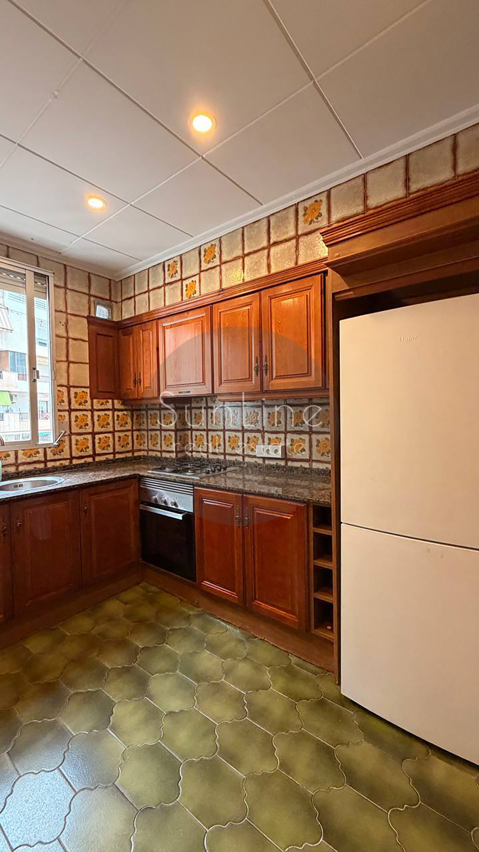 Rent of a spacious apartment 135 m² with 4 bedrooms after renovation in the center of Valencia