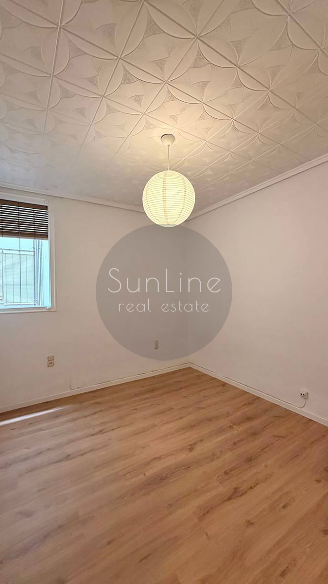 Rent of a spacious apartment 135 m² with 4 bedrooms after renovation in the center of Valencia
