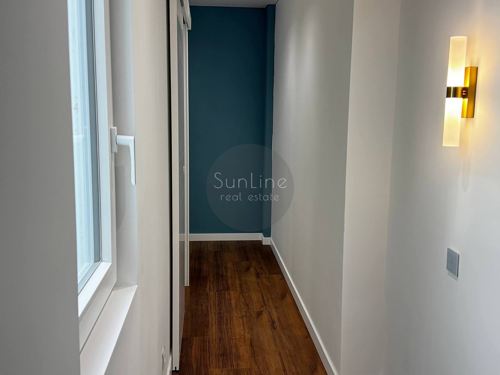 Apartment for sale near the sea with excellent repair and two balconies 350 meters from the subway