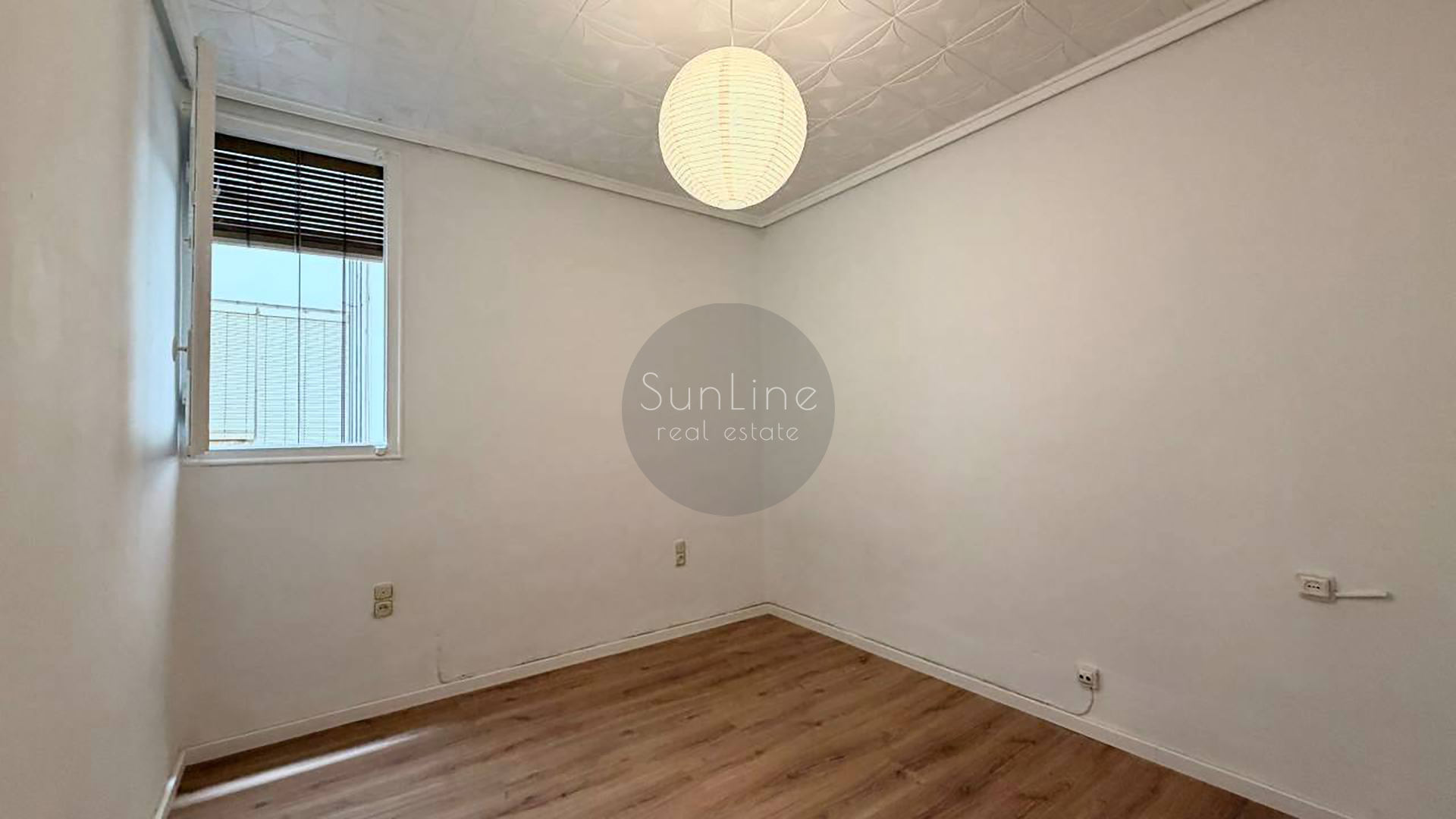 Rent of a spacious apartment 135 m² with 4 bedrooms after renovation in the center of Valencia