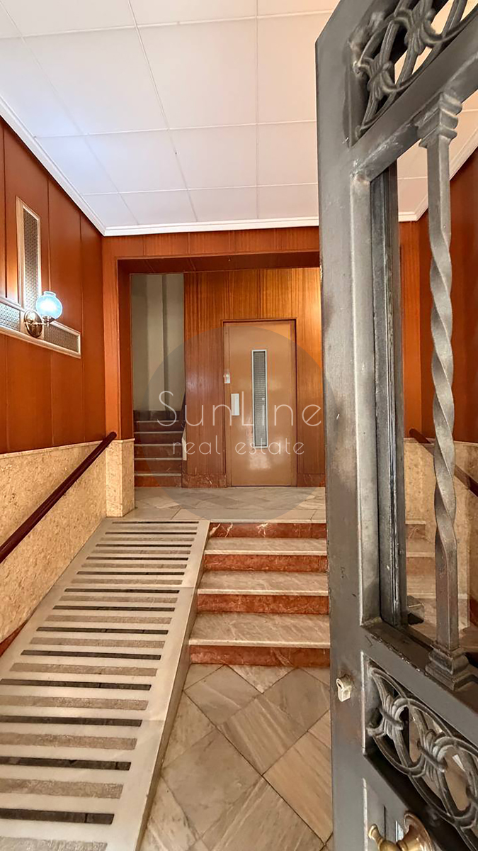 Rent of a spacious apartment 135 m² with 4 bedrooms after renovation in the center of Valencia