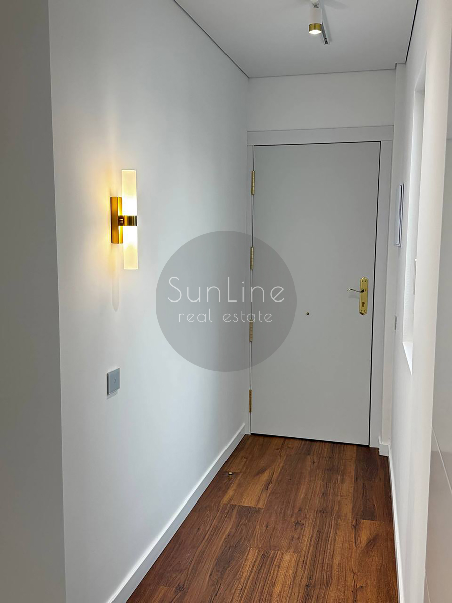 Apartment for sale near the sea with excellent repair and two balconies 350 meters from the subway