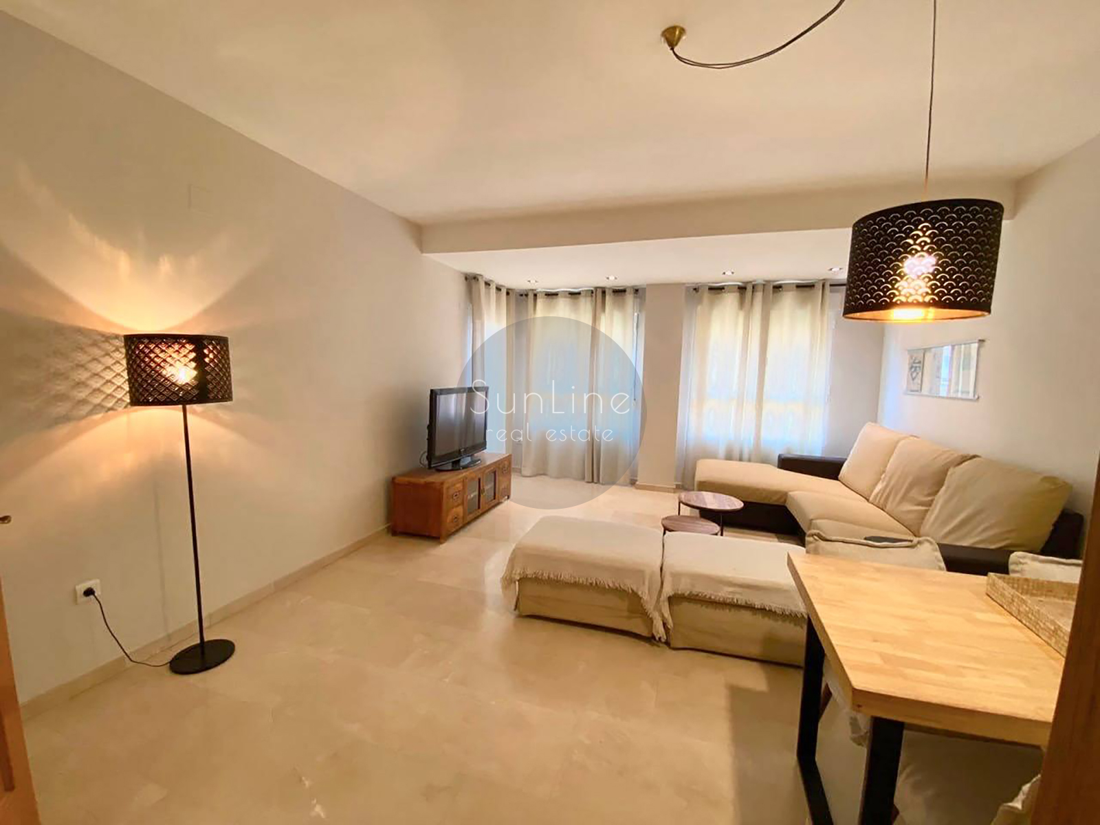 Apartment for rent 124 m² with pool, large terrace and garage in Trinitat