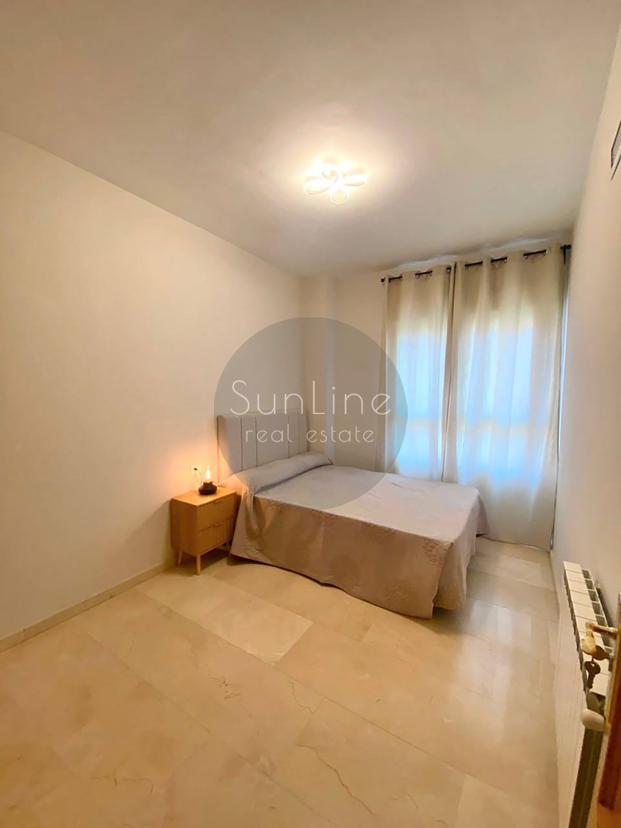 Apartment for rent 124 m² with pool, large terrace and garage in Trinitat