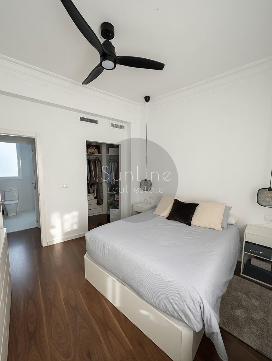 For rent: stylish apartment with aesthetic renovation and high ceilings in Russafa