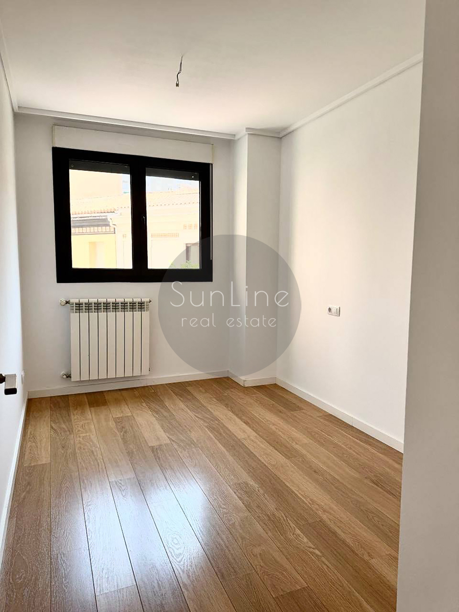 Renting a modern apartment with a pool a few minutes from downtown Valencia