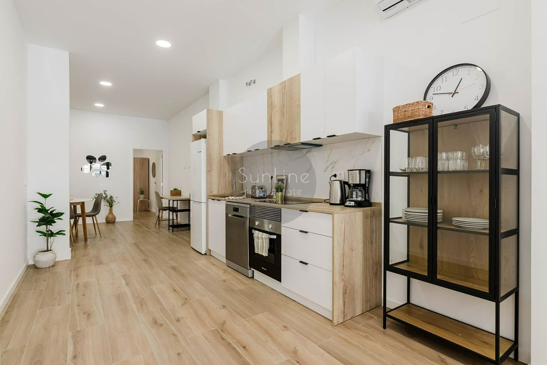 Rent of a bright furnished two-bedroom apartment after renovation