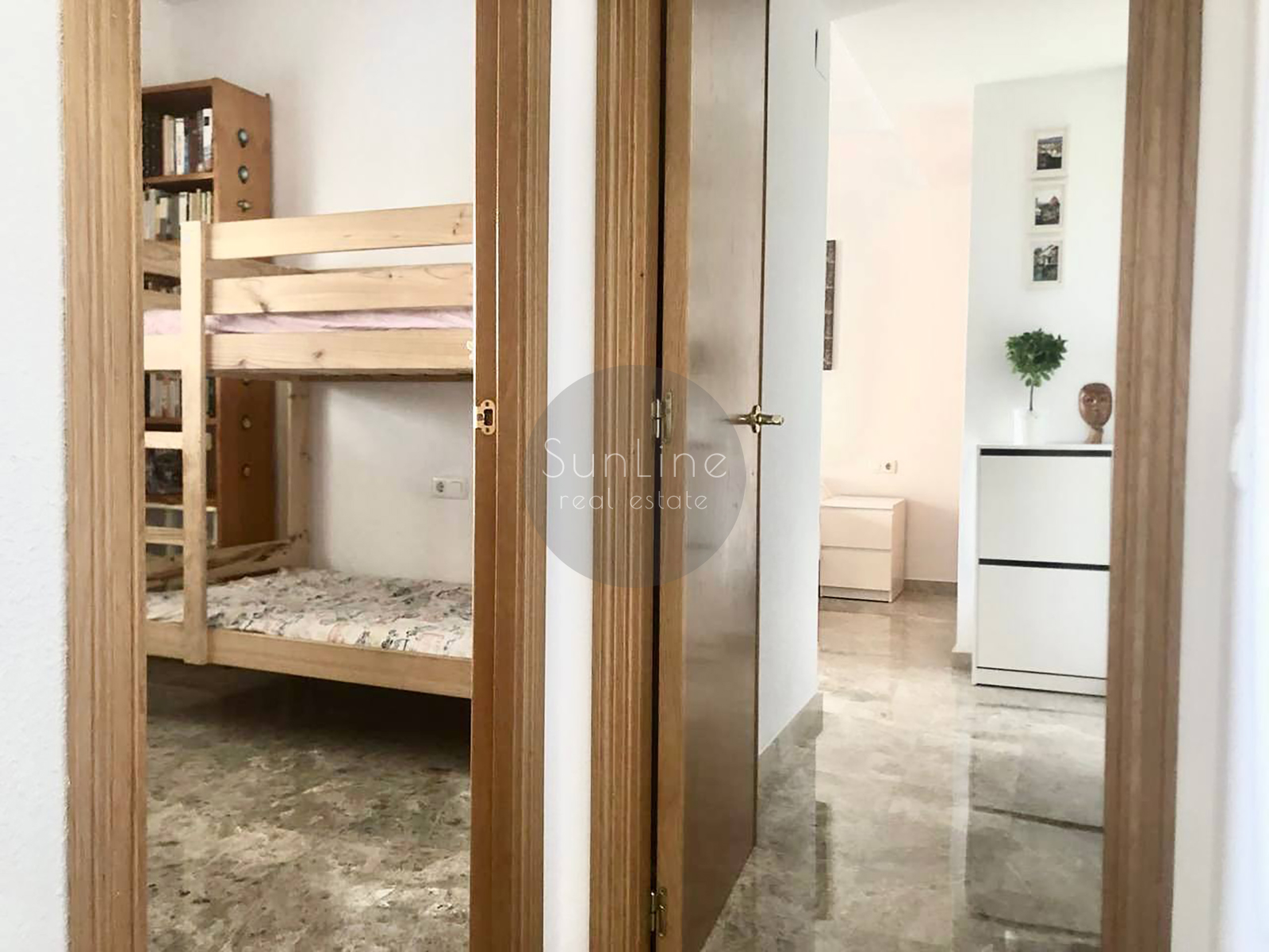 Apartment for sale with terrace, two bedrooms, pool, garage and storage room in Valterne, Paterna