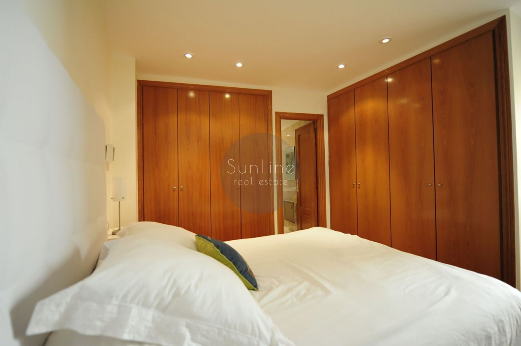 Rent of a cozy furnished apartment with two bedrooms in Playa del Real
