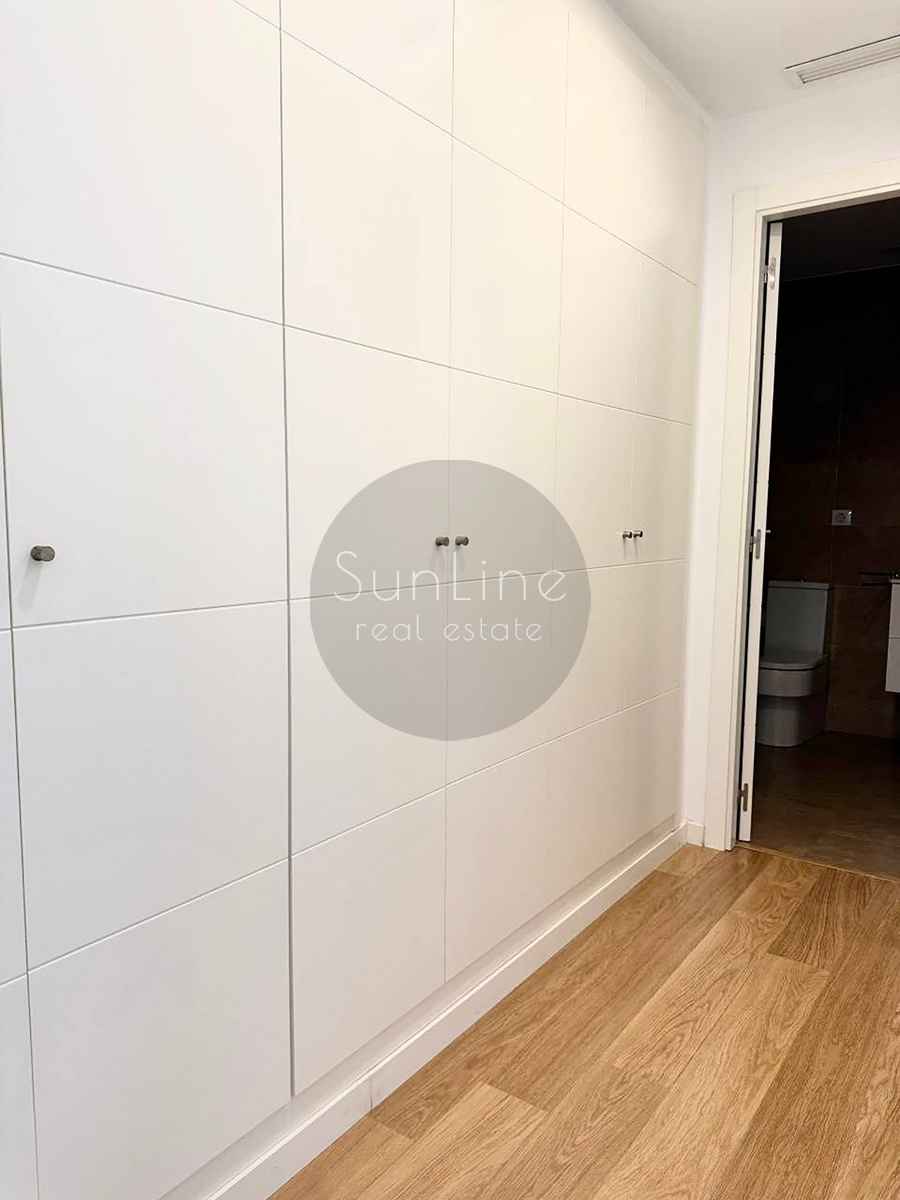 Renting a modern apartment with a pool a few minutes from downtown Valencia