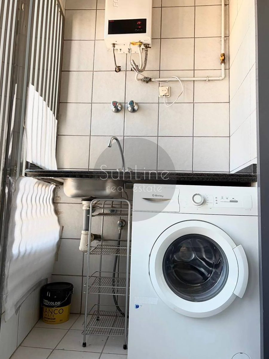 Rent of a bright apartment with a terrace, pool and parking near Turia parks