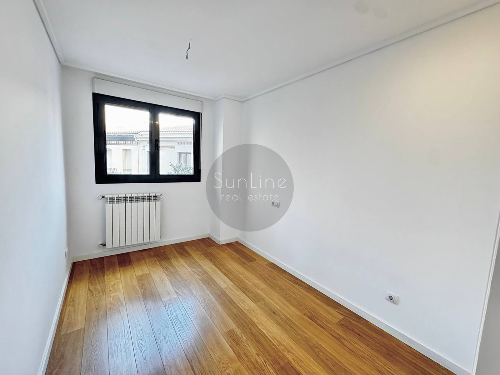 Renting a modern apartment with a pool a few minutes from downtown Valencia