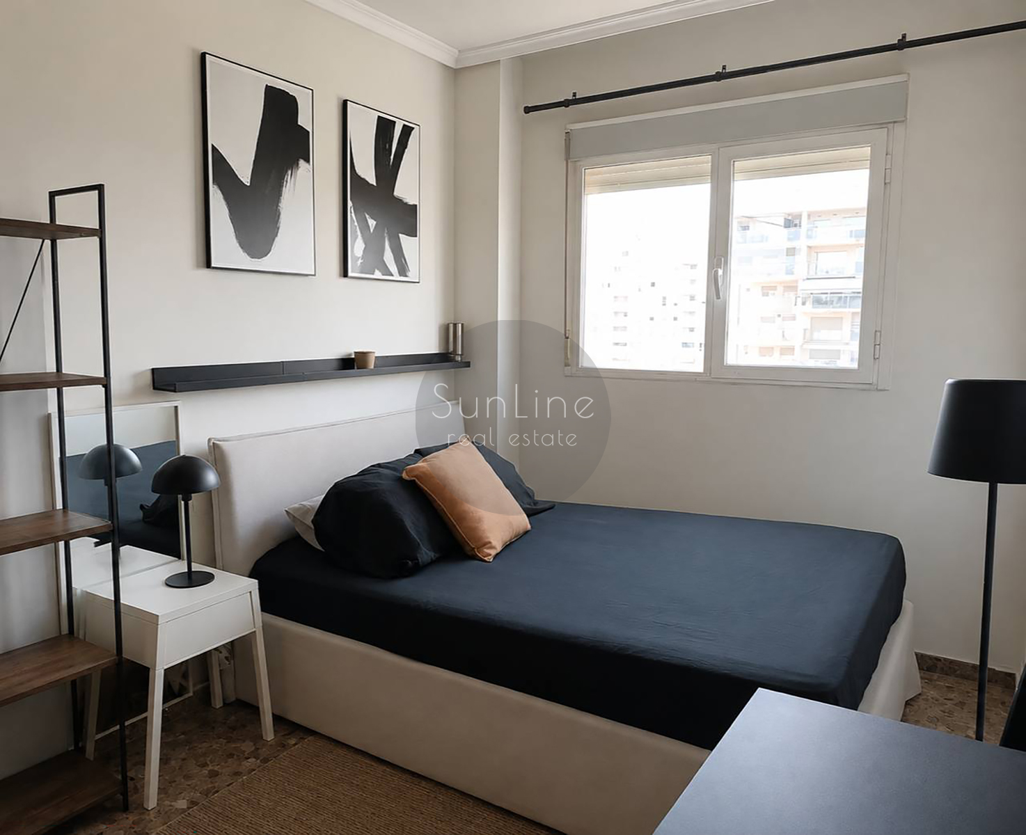 Apartment for sale with good renovation, three bedrooms and a terrace in a complex with a pool in Nou Campanar