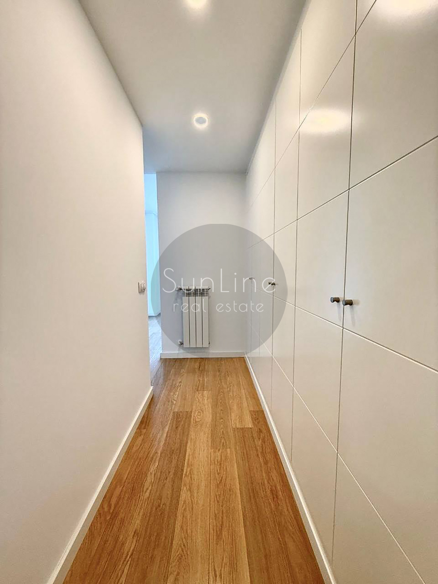 Renting a modern apartment with a pool a few minutes from downtown Valencia