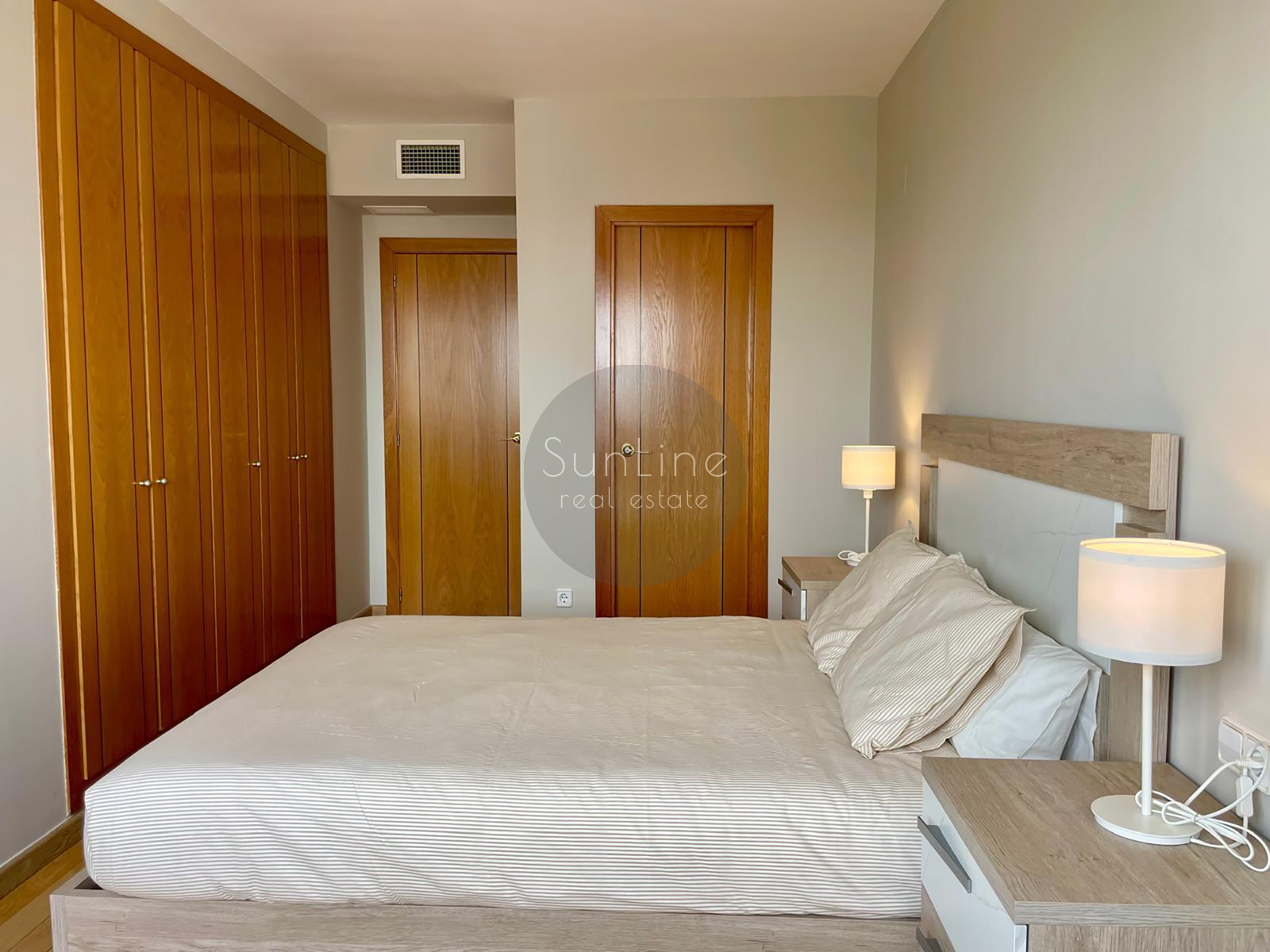 Apartment for rent with panoramic views of Turia Park and two terraces, parking included in the price