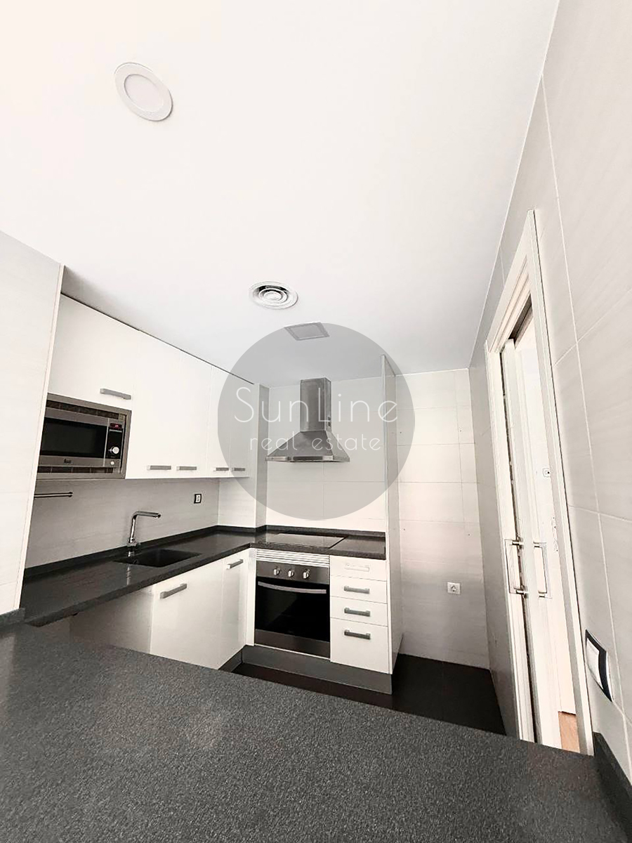 Renting a modern apartment with a pool a few minutes from downtown Valencia