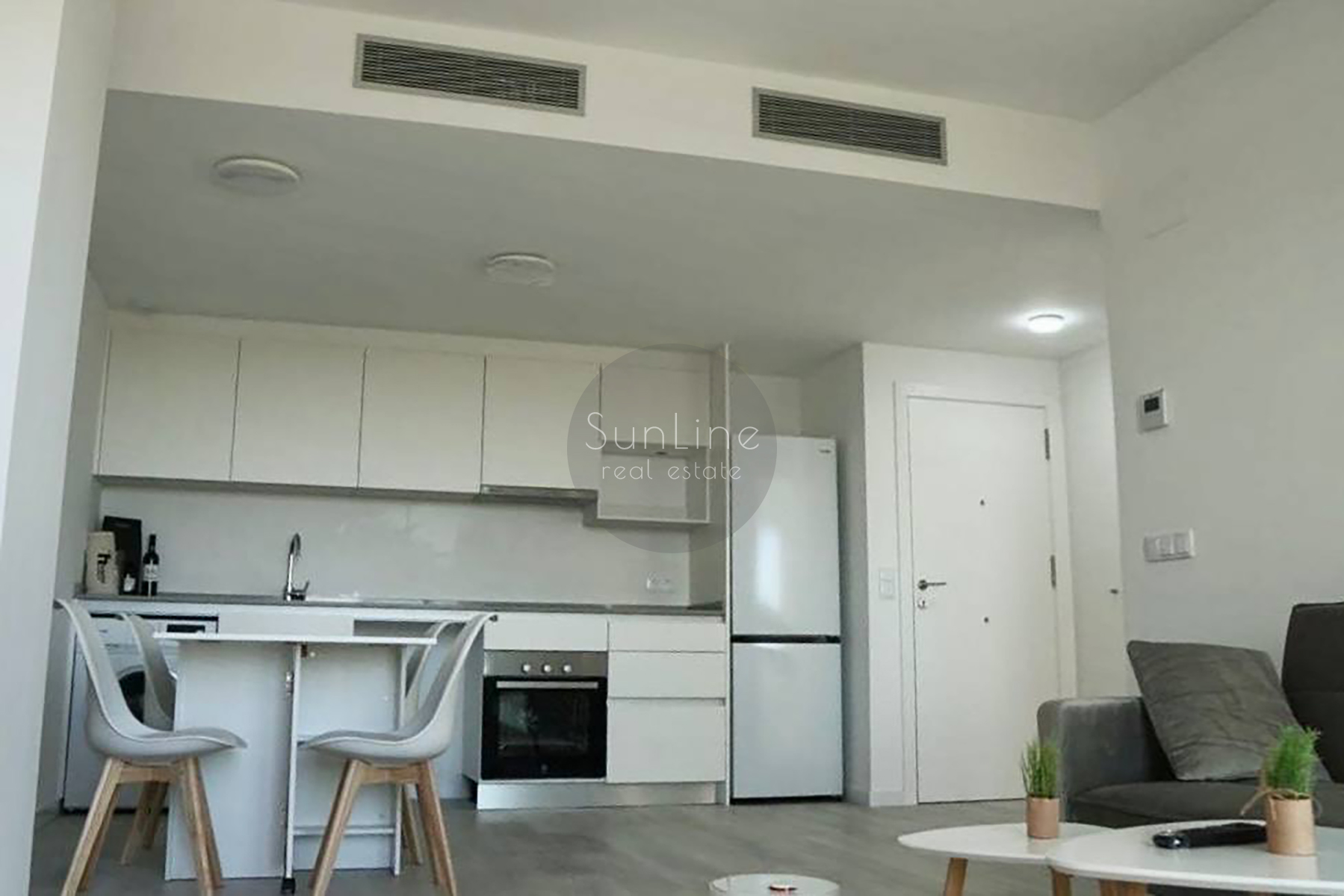 Rent of a modern apartment with a terrace and views of the City of Arts and Sciences