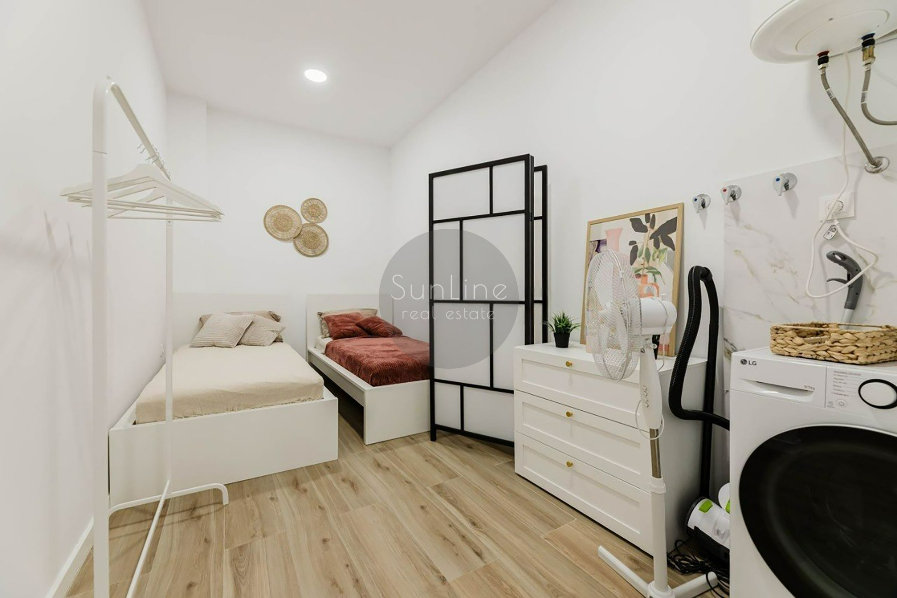 Rent of a bright furnished two-bedroom apartment after renovation