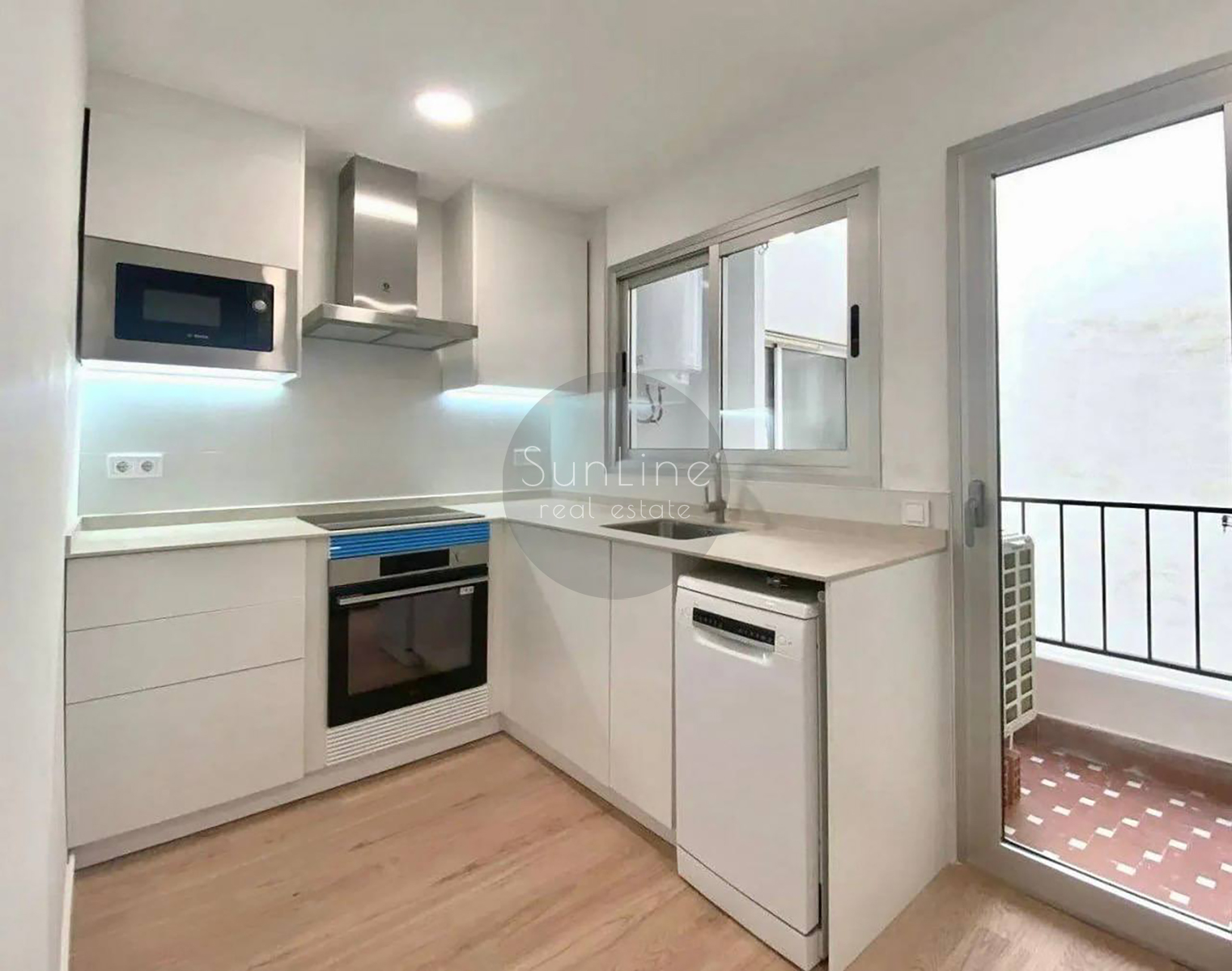 Renting a furnished apartment tailored to your taste with a balcony in a prestigious district