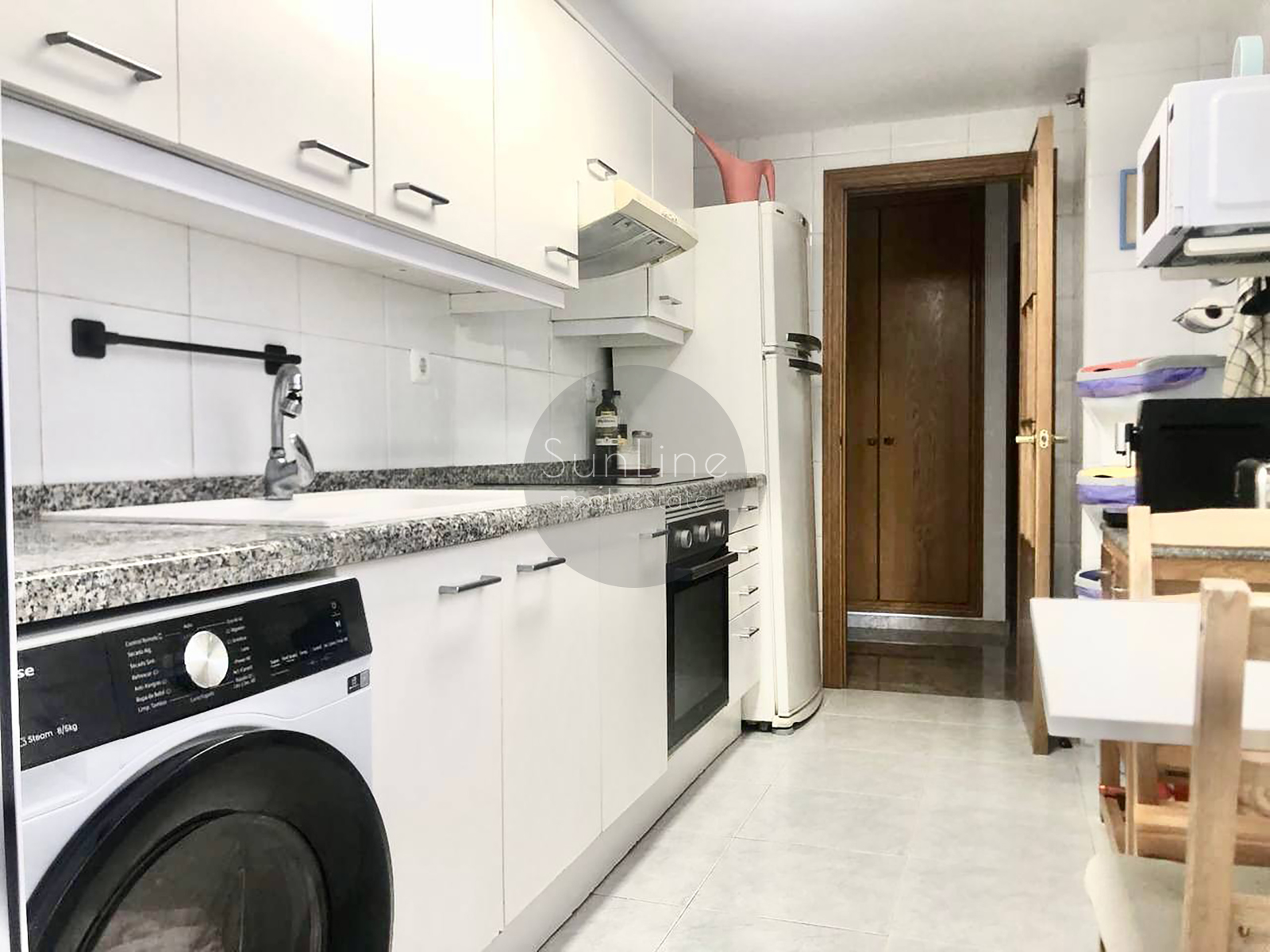 Apartment for sale with terrace, two bedrooms, pool, garage and storage room in Valterne, Paterna