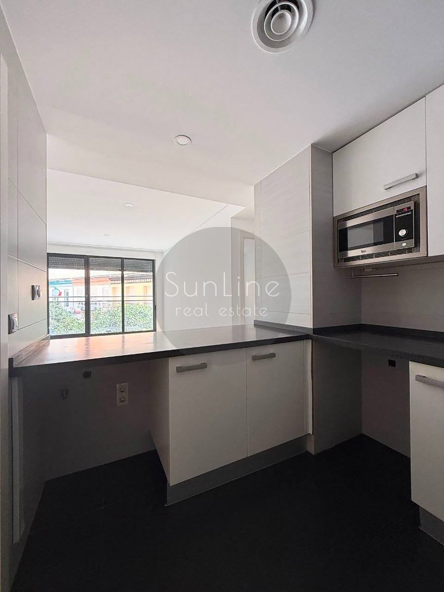 Renting a modern apartment with a pool a few minutes from downtown Valencia