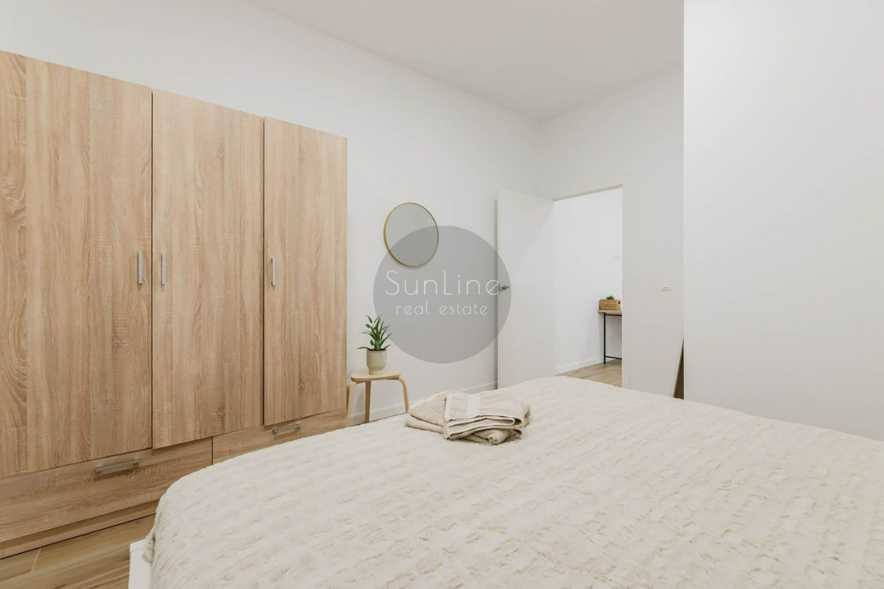 Rent of a bright furnished two-bedroom apartment after renovation