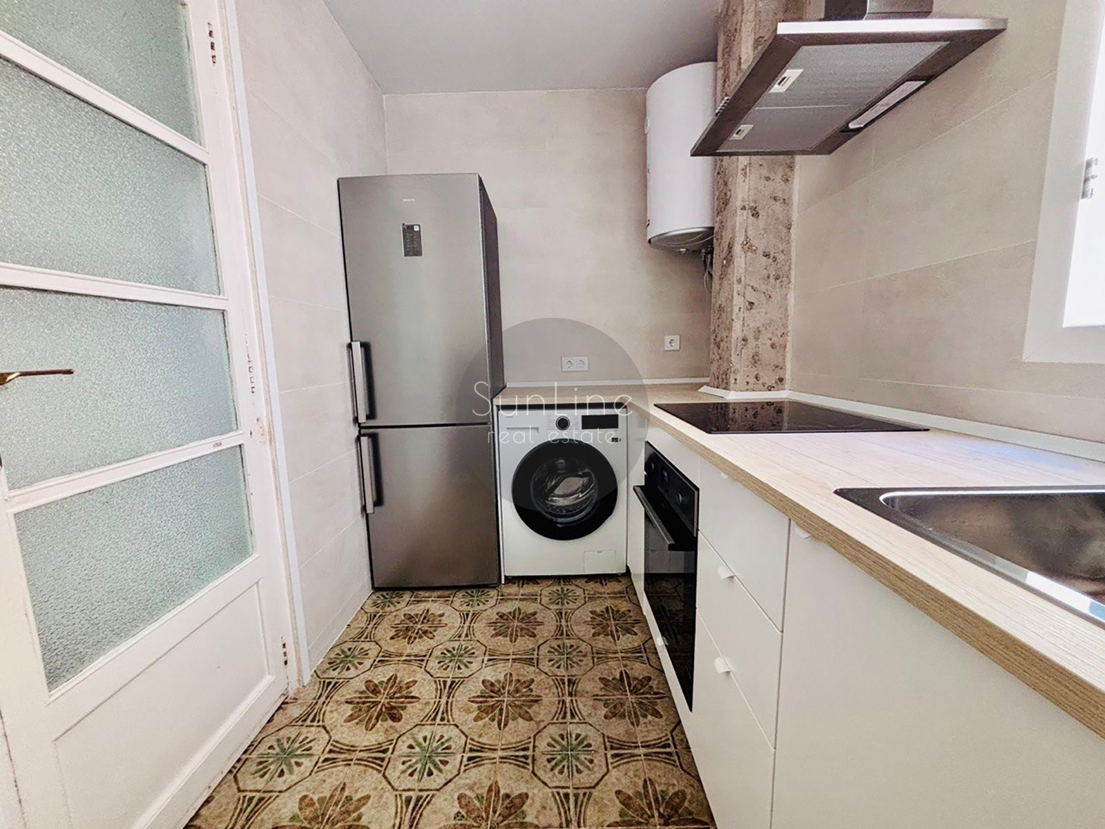 Renting a cozy three-bedroom apartment 5 minutes from Turia Park