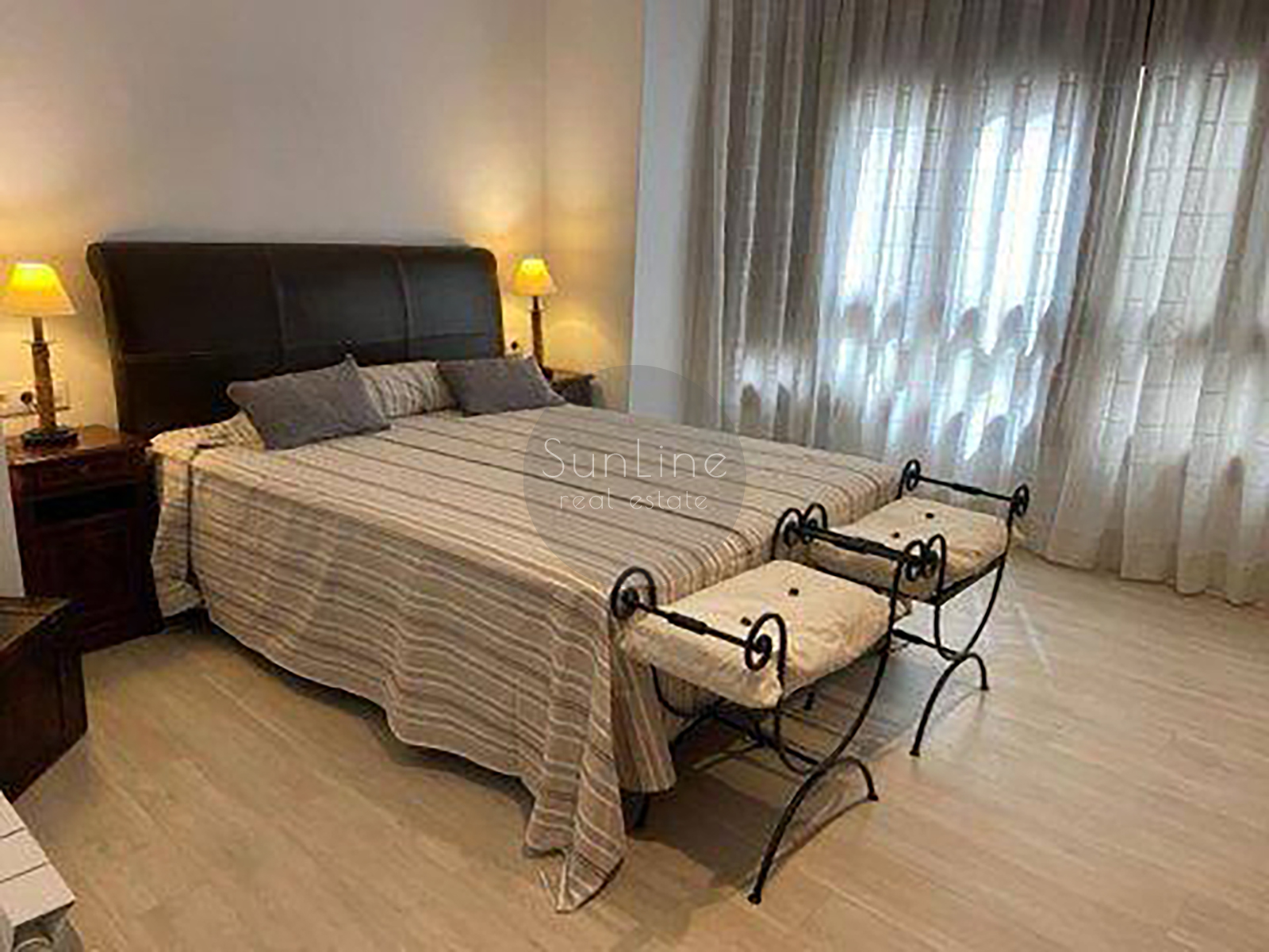 Apartment for rent with new renovation and modern furniture near Valencia's main attractions