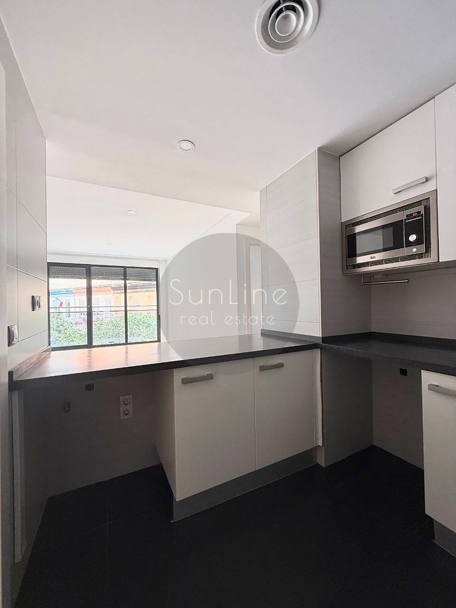Renting a modern apartment with a pool a few minutes from downtown Valencia