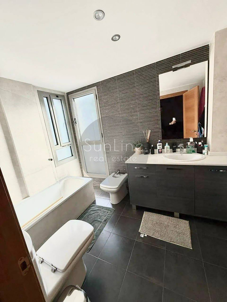 Three-bedroom apartment for rent with two terraces on the 18th floor in La Punta